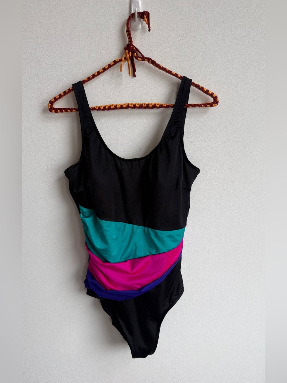 Vintage bathing suit
Size 16